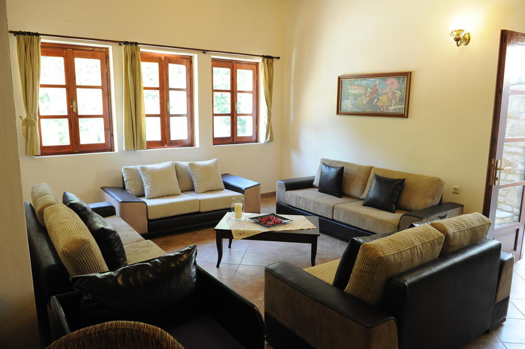 Piges Hotel Gliki Bagian luar foto