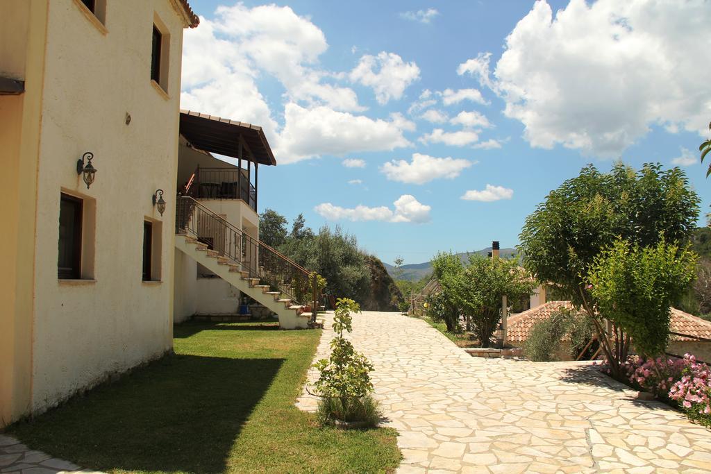 Piges Hotel Gliki Bagian luar foto