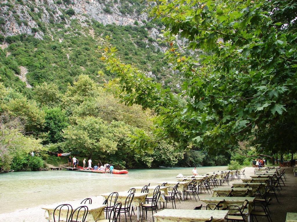 Piges Hotel Gliki Bagian luar foto